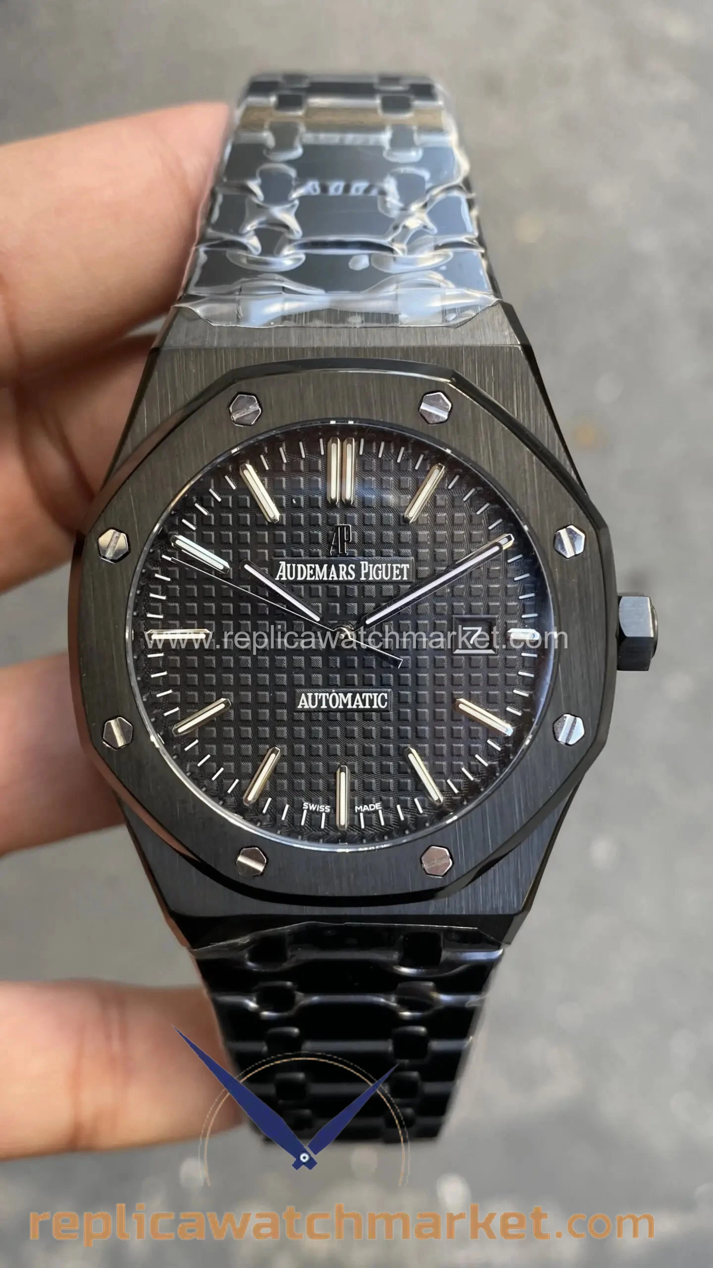 Replica Audemars Piguet Royal Oak 15400ST “Venom” — PVD Black Dial Automatic 41 mm — product view 1