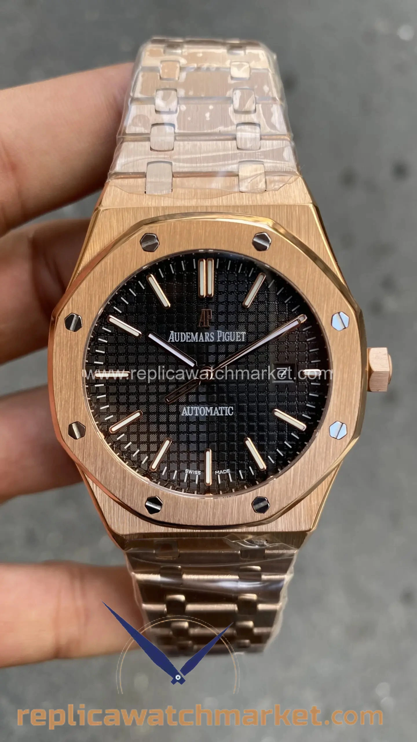 Replica Audemars Piguet Royal Oak 15400OR — Black Dial Automatic Rose Gold Case 41 mm — product view 1