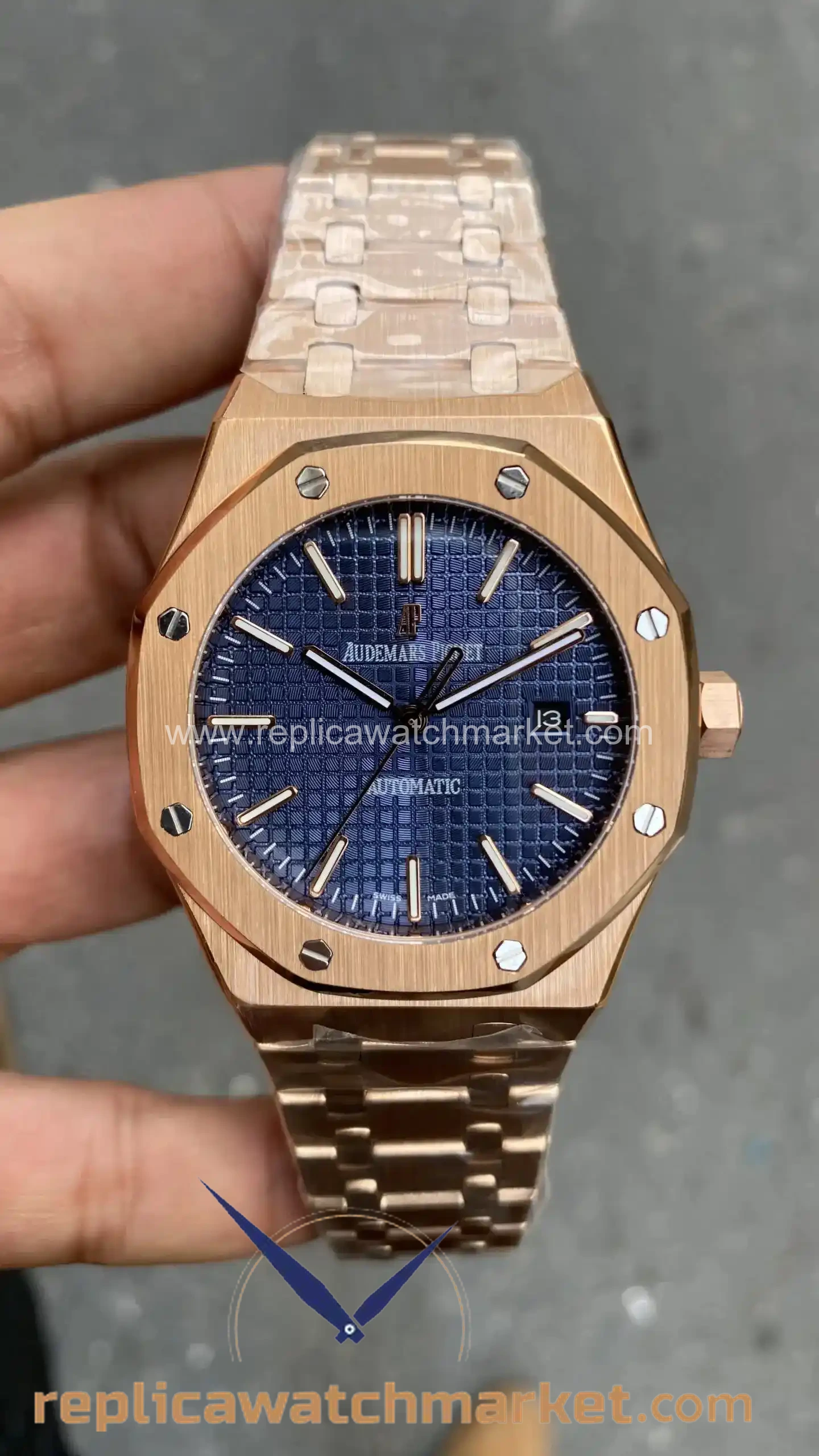 Replica Audemars Piguet Royal Oak 15400OR — Blue Dial Automatic Rose Gold Case 41 mm — product view 1