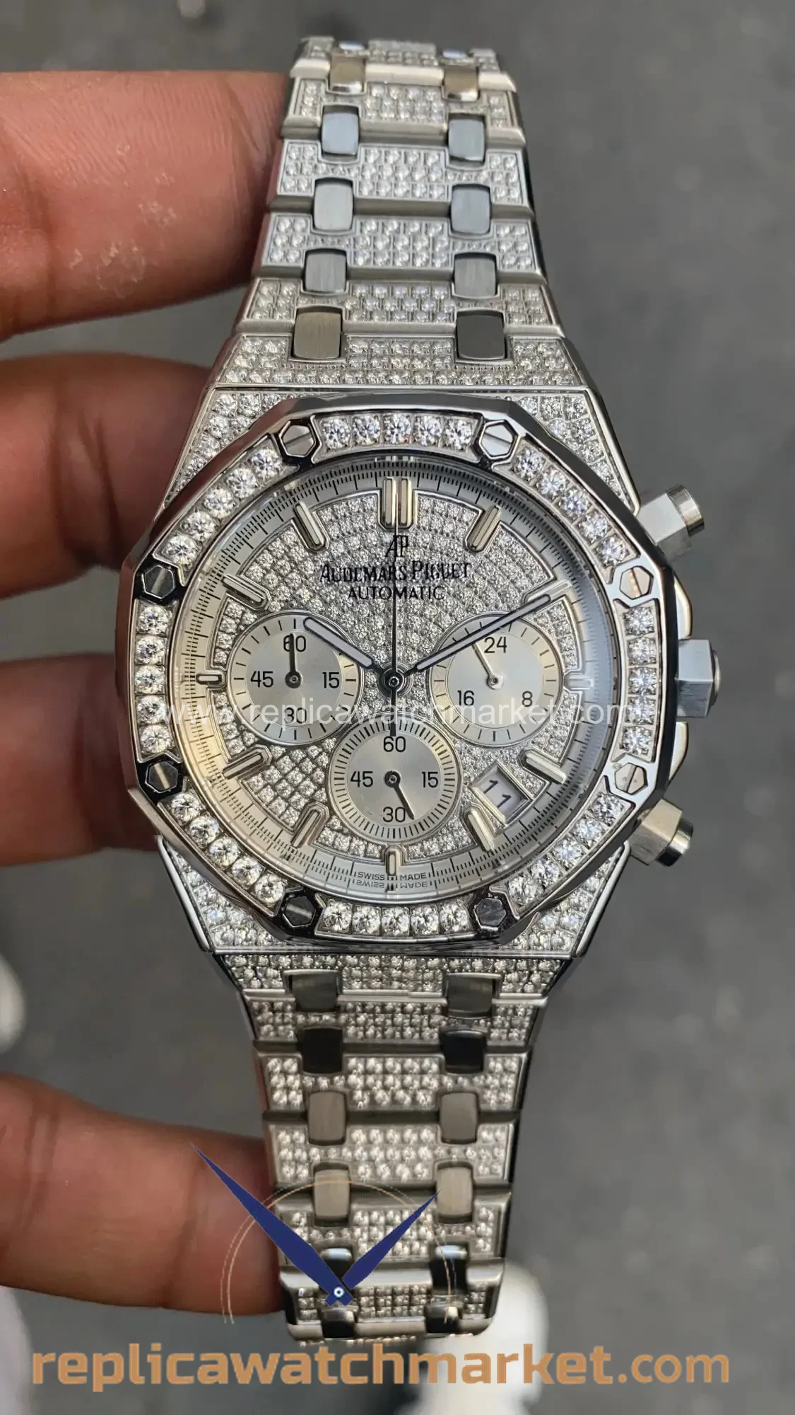 Replica Audemars Piguet Royal Oak 15510ST — White Diamond Dial Chronograph Steel Case 41 mm — product view 1