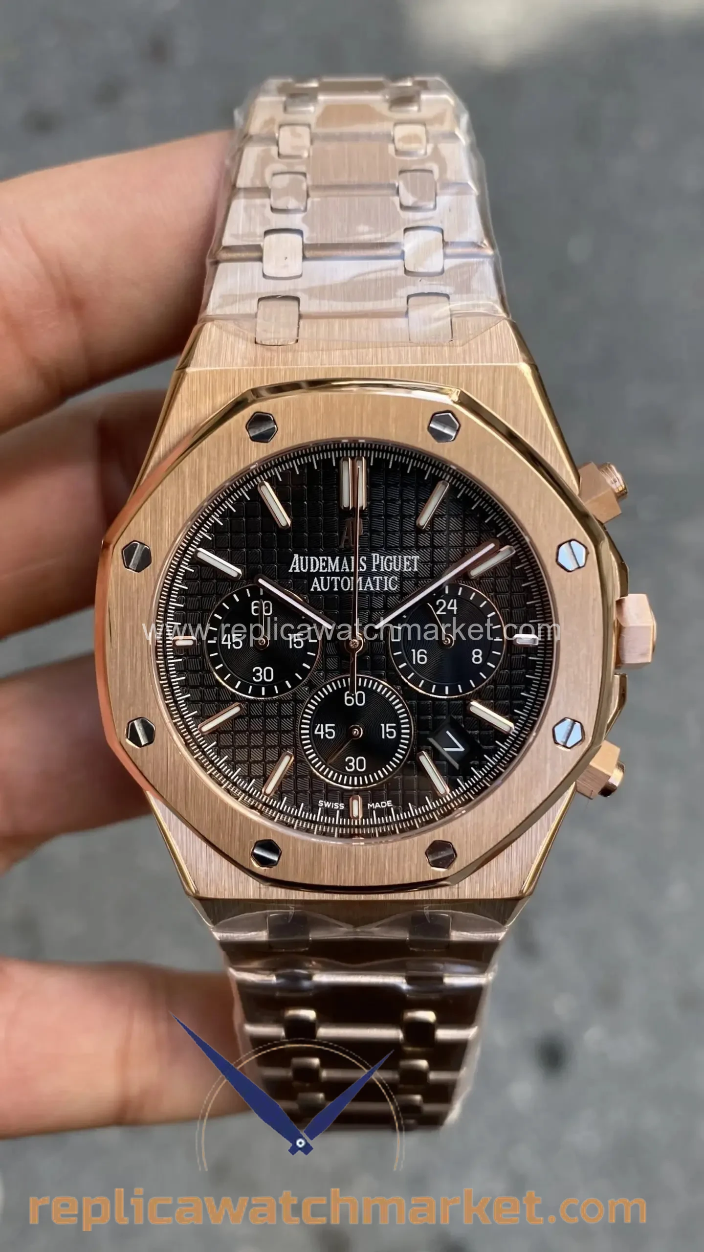 Replica Audemars Piguet Royal Oak 26240OR — Black Dial Chronograph Rose Gold Case 41 mm — product view 1