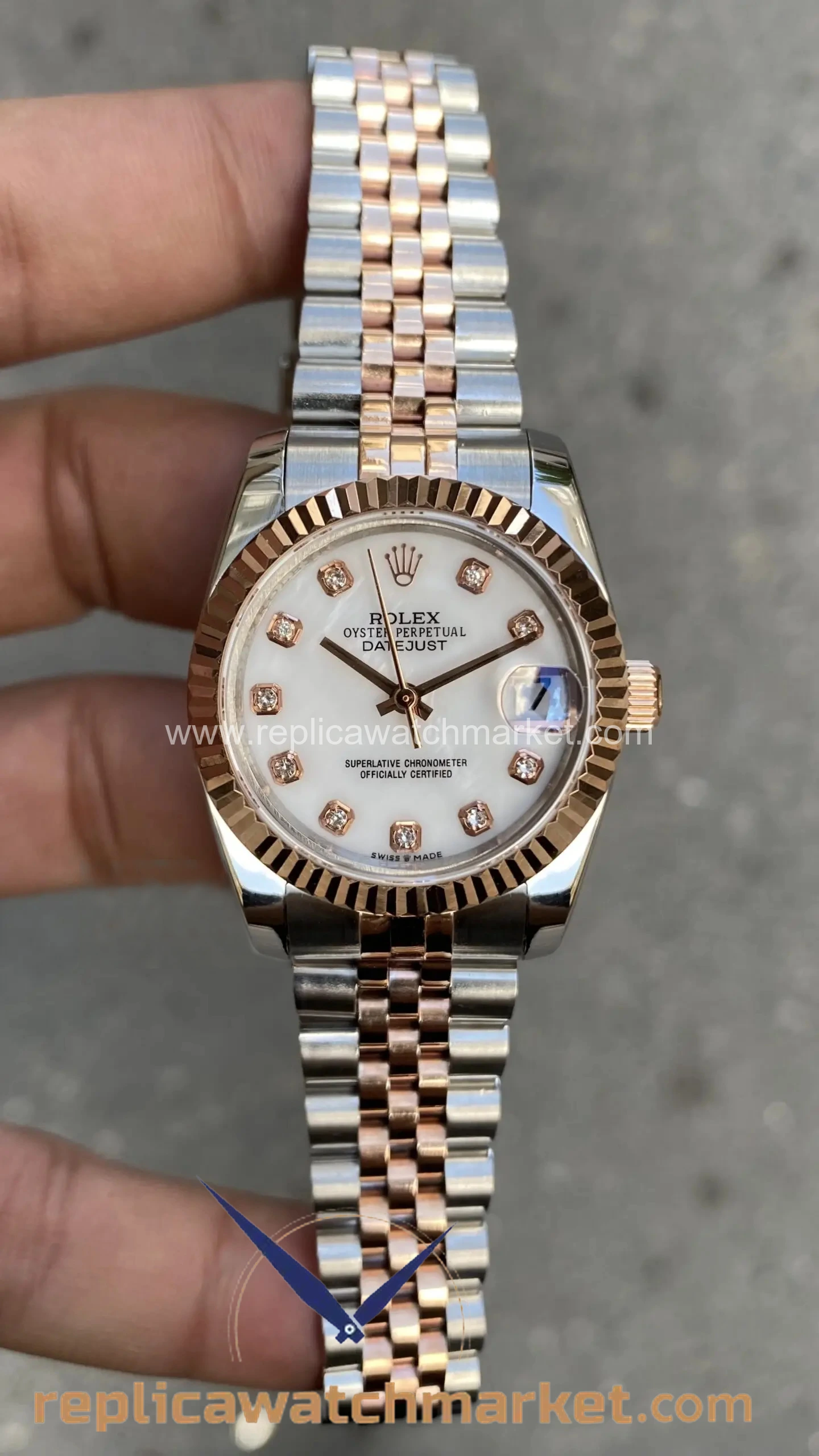 Replica Rolex Datejust 31 mm — Stone White Dial Two-Tone Rose Gold Jubilee — product view 1