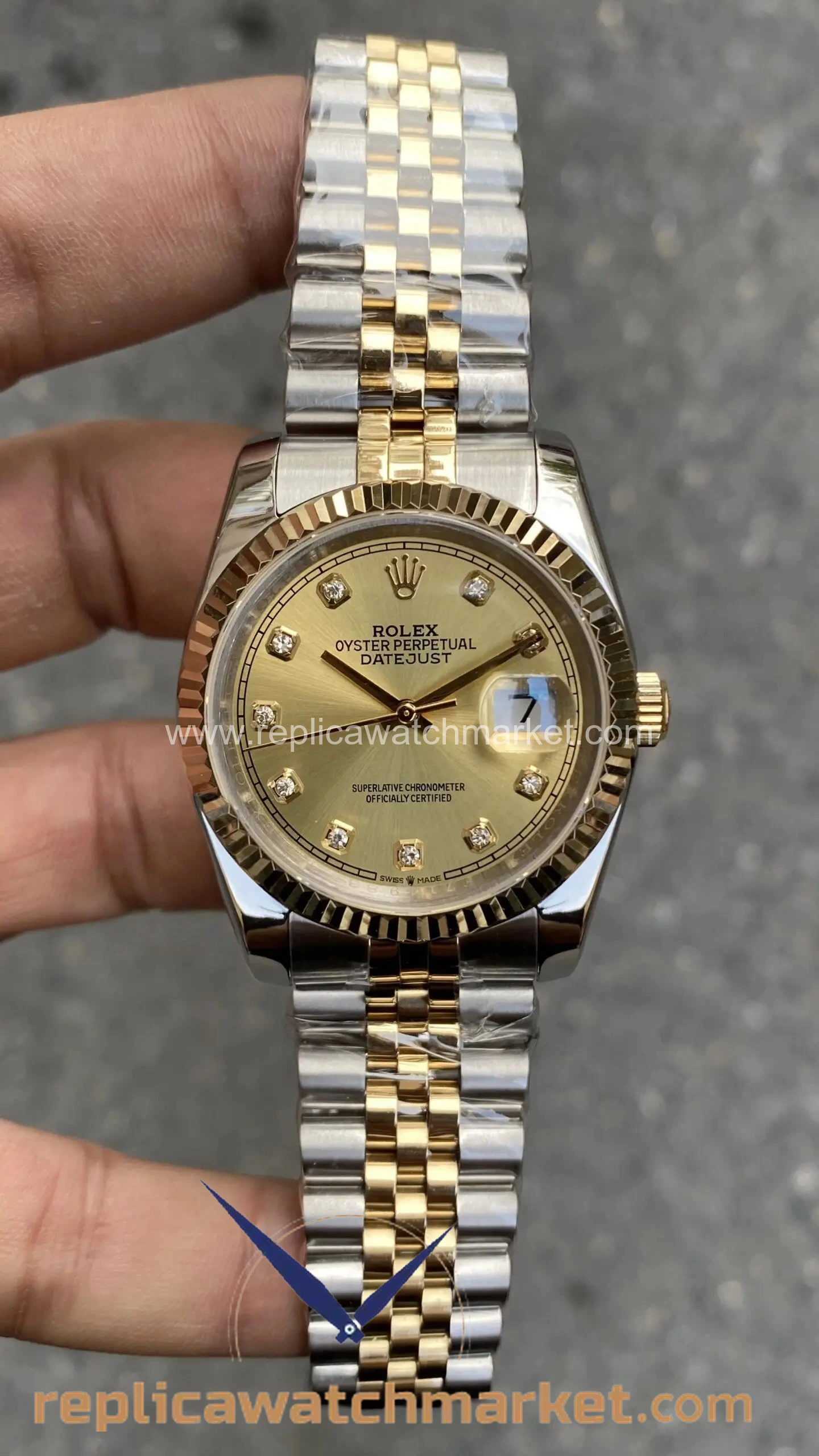 Replica Rolex Datejust 36 mm — Champagne Stone Dial Two-Tone Yellow Gold Jubilee — product view 1