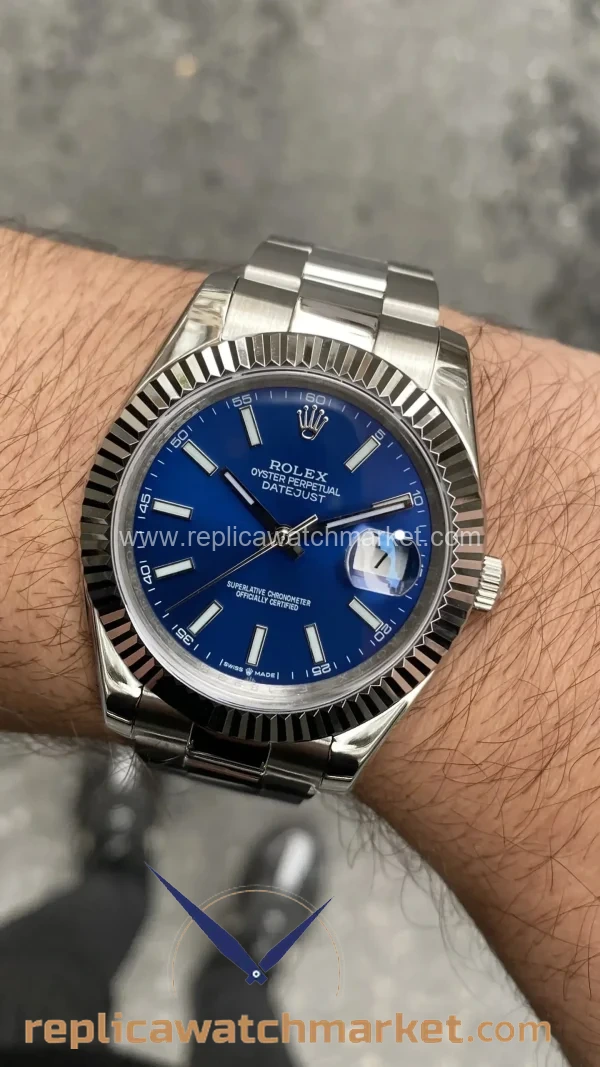 Replica_Rolex_Datejust_Blue_Dial_126334_Oyster_41_mm_4