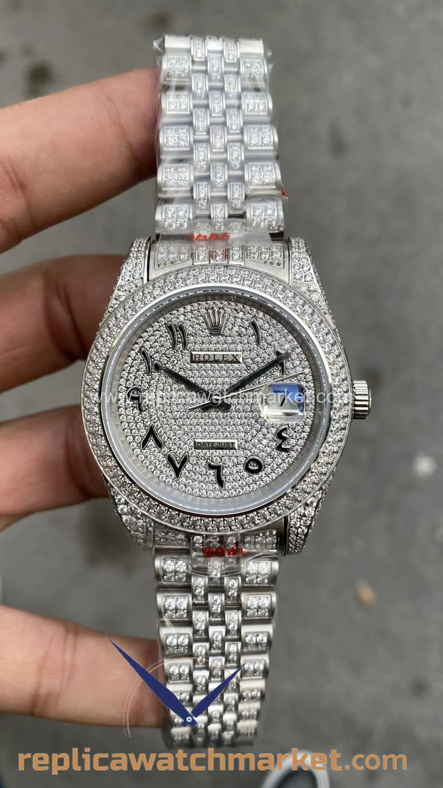 Replica Rolex Datejust 126300 — Diamond Arabic Jubilee 41 mm — product view 1