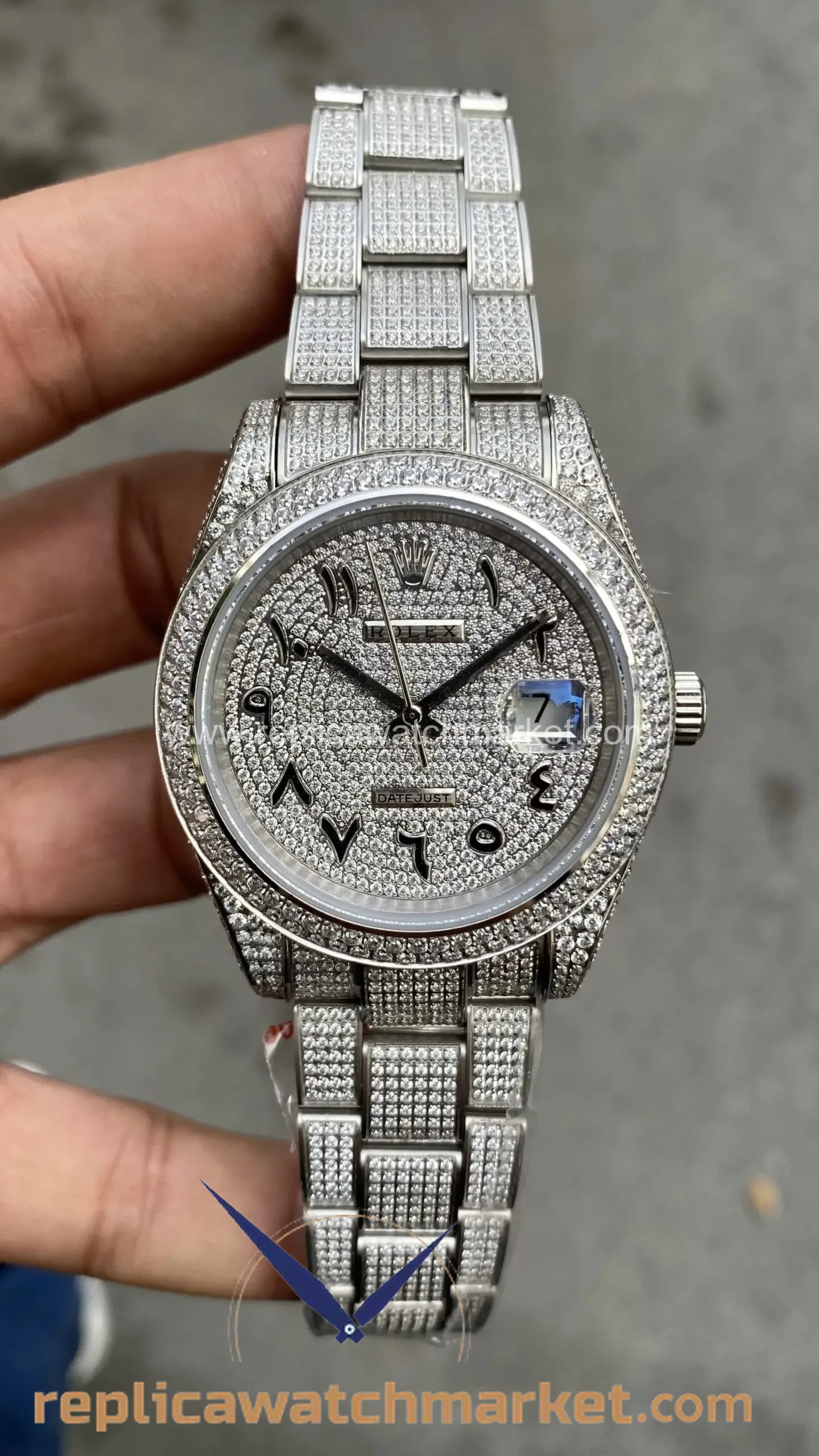 Replica Rolex Datejust — Diamond Arabic Oyster 41 mm — product view 1