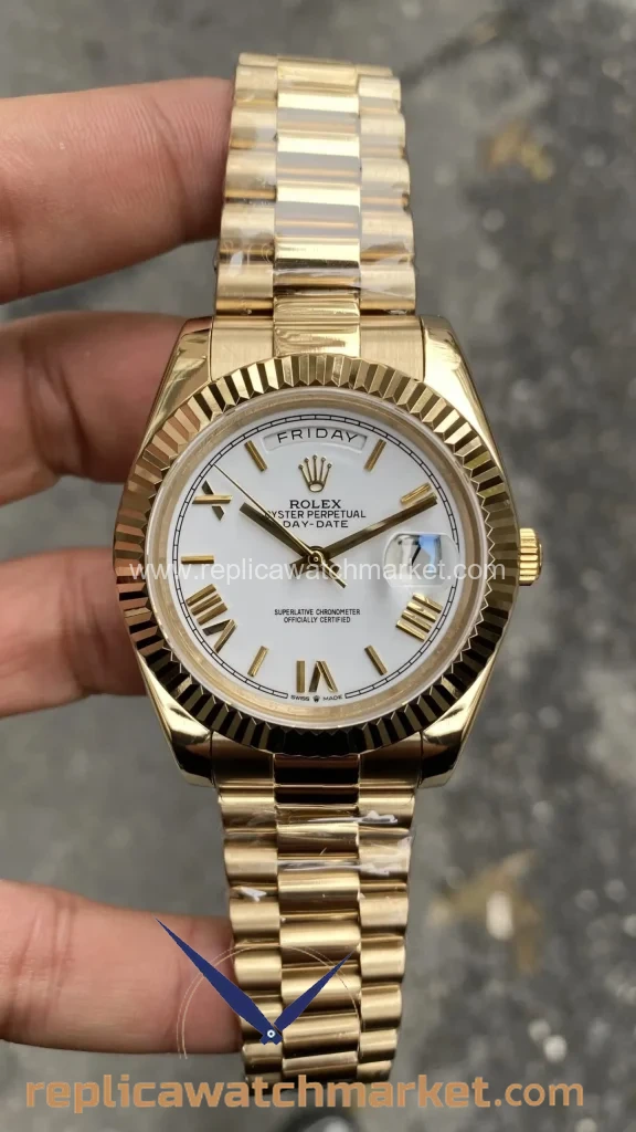 Replica Rolex Day-Date 228238 — Yellow Gold President 40 mm — product view 1