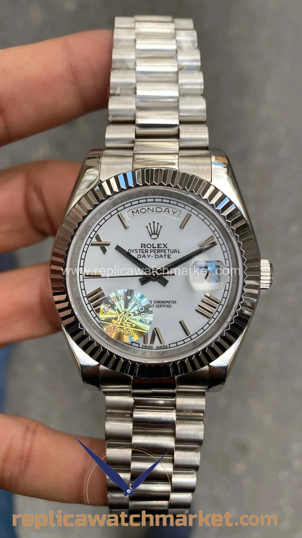Replica Rolex Day-Date 228239 — White Dial Silver 40 mm — product view 1