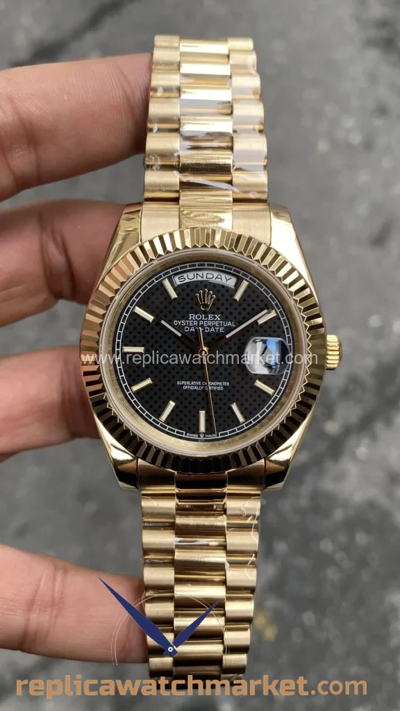 Replica Rolex Day-Date 228238 — Black Dial Yellow Gold 40 mm — product view 1