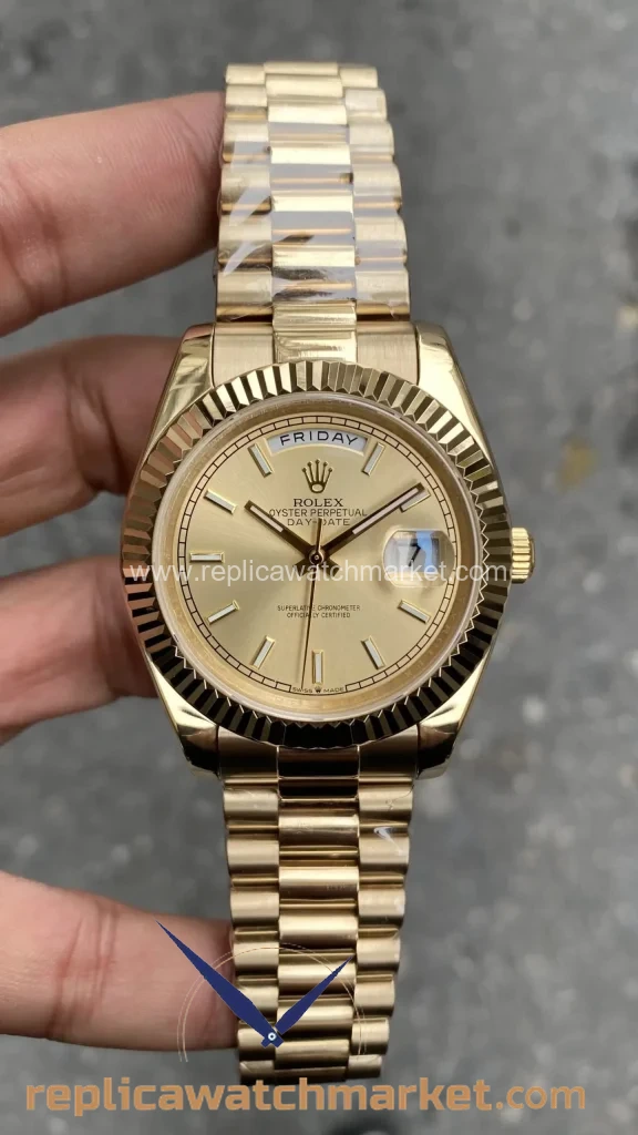 Replica Rolex Day-Date 228238 — Champagne Line Marker Yellow Gold 40 mm — product view 1