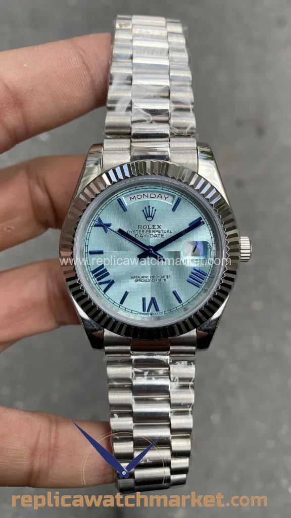Replica Rolex Day-Date 228236 — Ice Blue Dial Silver 40 mm — product view 1