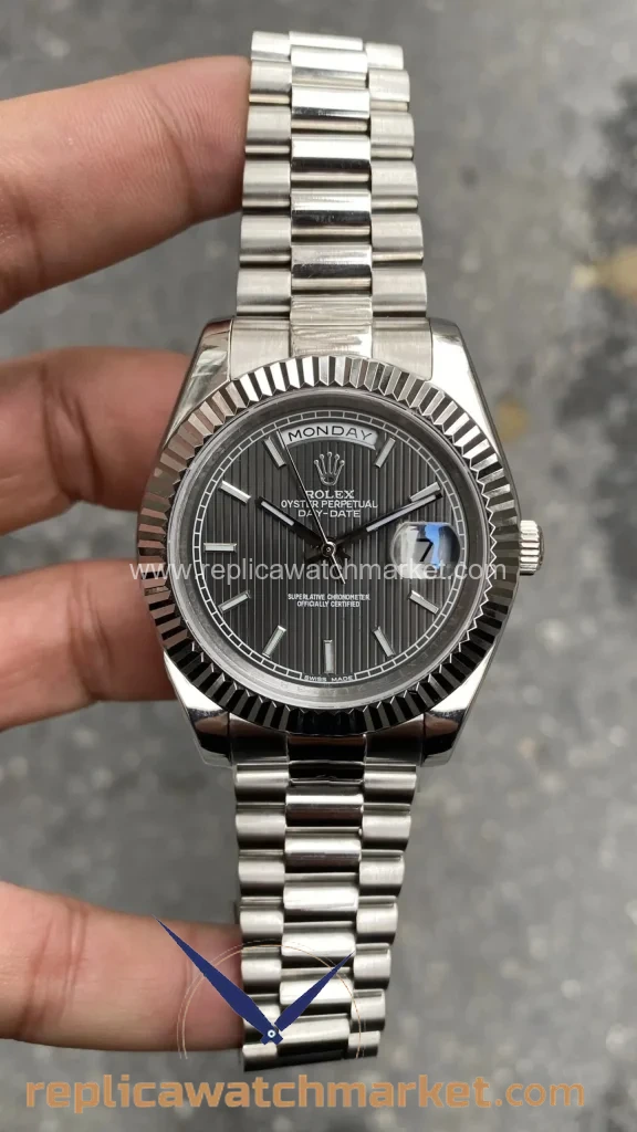Replica Rolex Day-Date 228239 — Rhodium Dial Silver 40 mm — product view 1