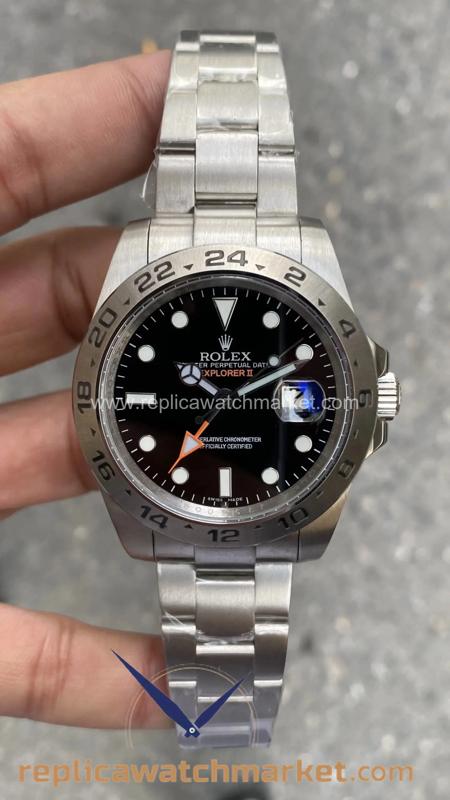 Replica Rolex Explorer II 226570 — Black Dial 42 mm Oyster — product view 1