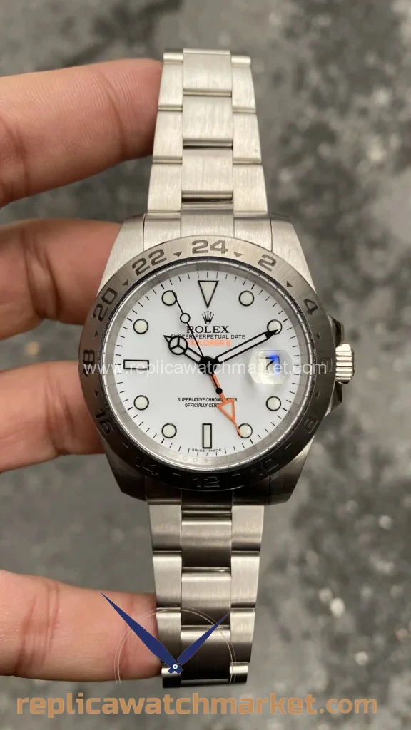 Replica Rolex Explorer II 226570 — White Dial 42 mm Oyster — product view 1