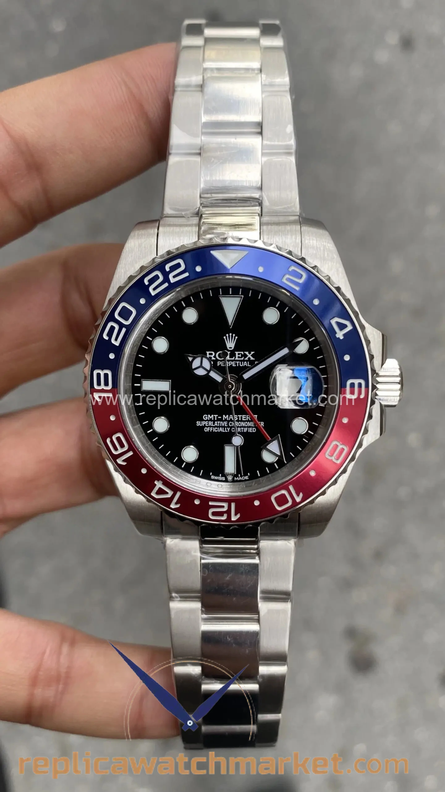 Replica Rolex GMT-Master II 126710BLNO — Pepsi Oyster 40 mm — product view 1