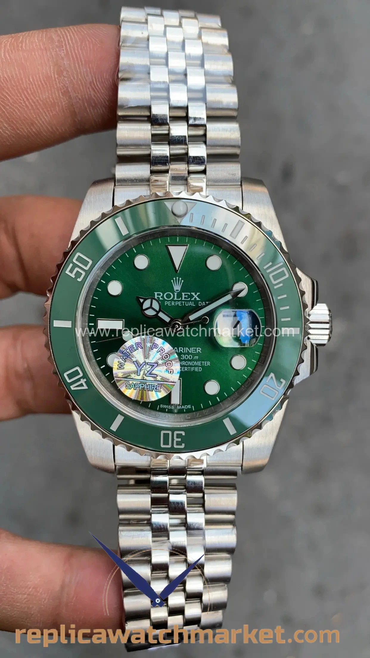 Replica Rolex Submariner Hulk — Green Dial Steel Jubilee 41 mm — product view 1