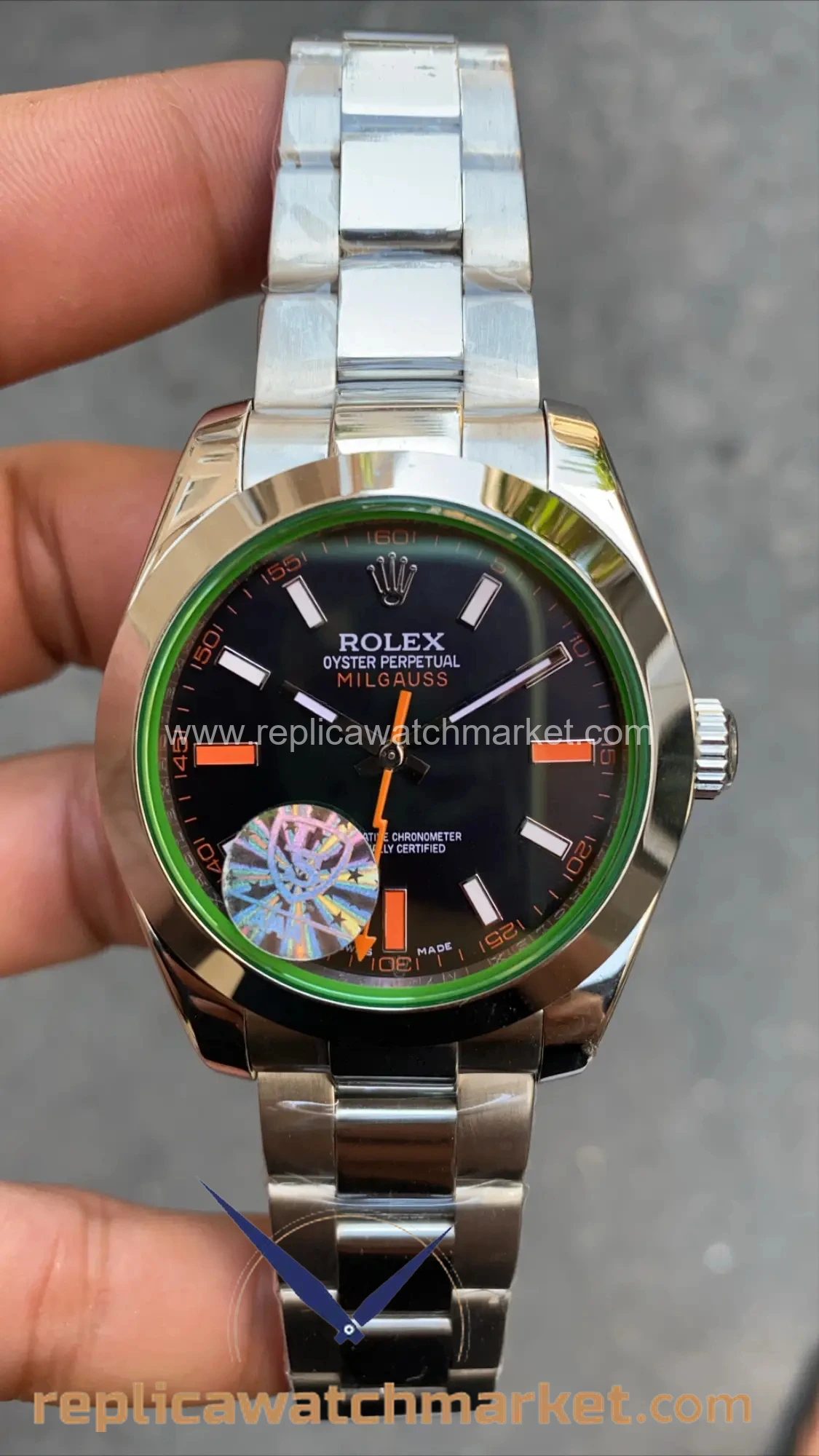 Replica Rolex Milgauss 116400 — Black Dial 40 mm — product view 1