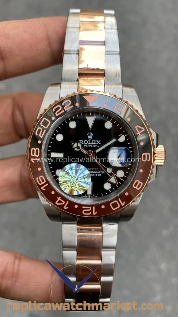 Replica Rolex GMT-Master II 126711 — Root Beer Two-Tone Rose 40 mm — product view 1