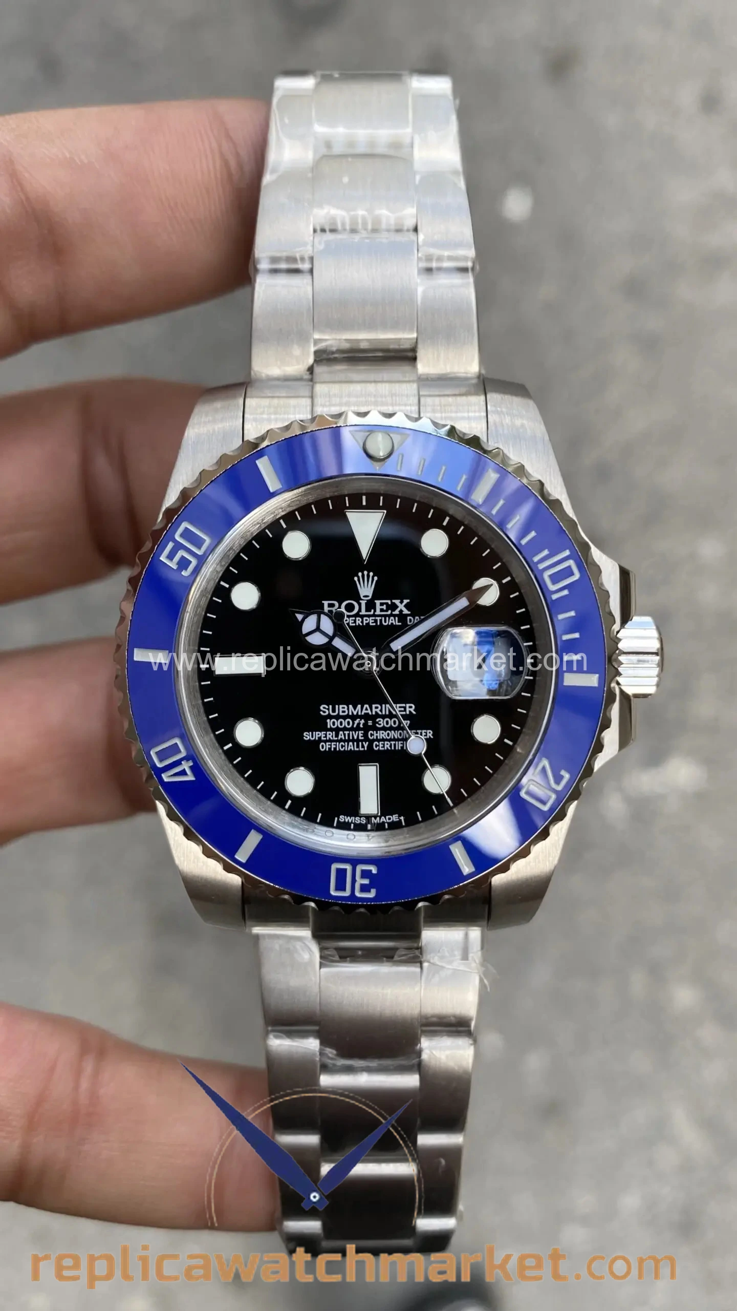 Replica Rolex Submariner 126619LB “Blueberry” — Black Dial Oyster — product view 1