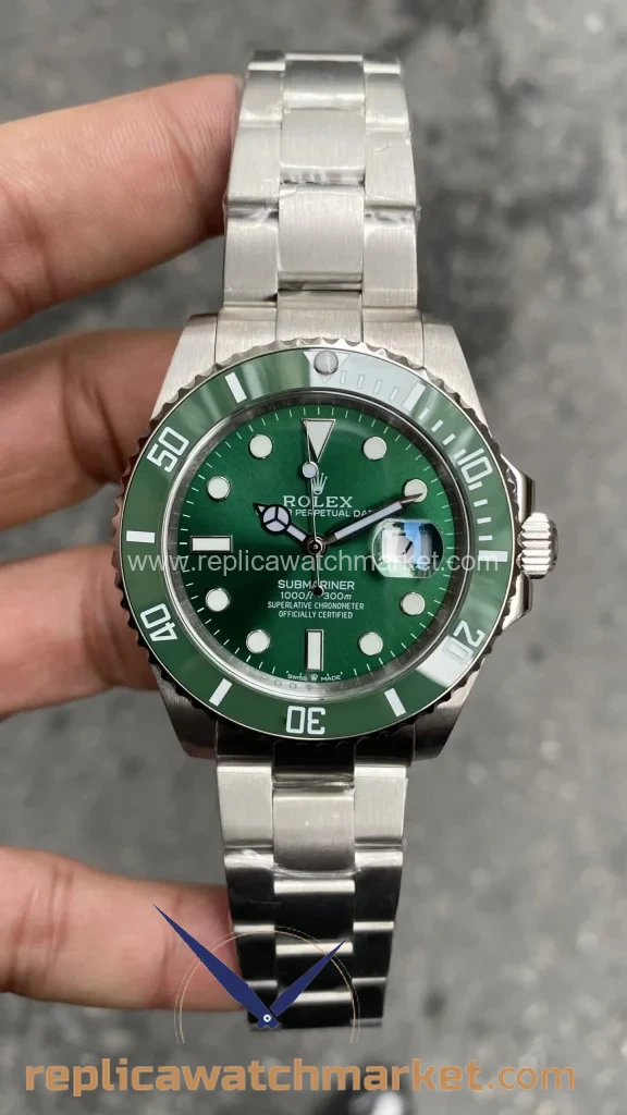 Replica Rolex Submariner Hulk 116610LV — Green Dial Steel Oyster 41 mm — product view 1