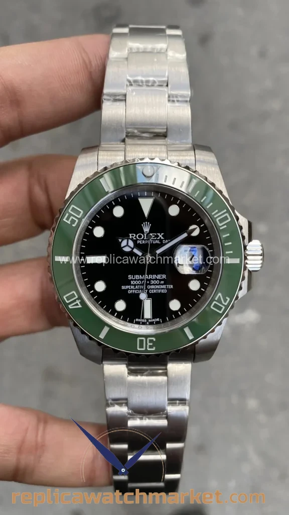 Replica Rolex Submariner 126610LV — Black Dial Oyster 41 mm — product view 1