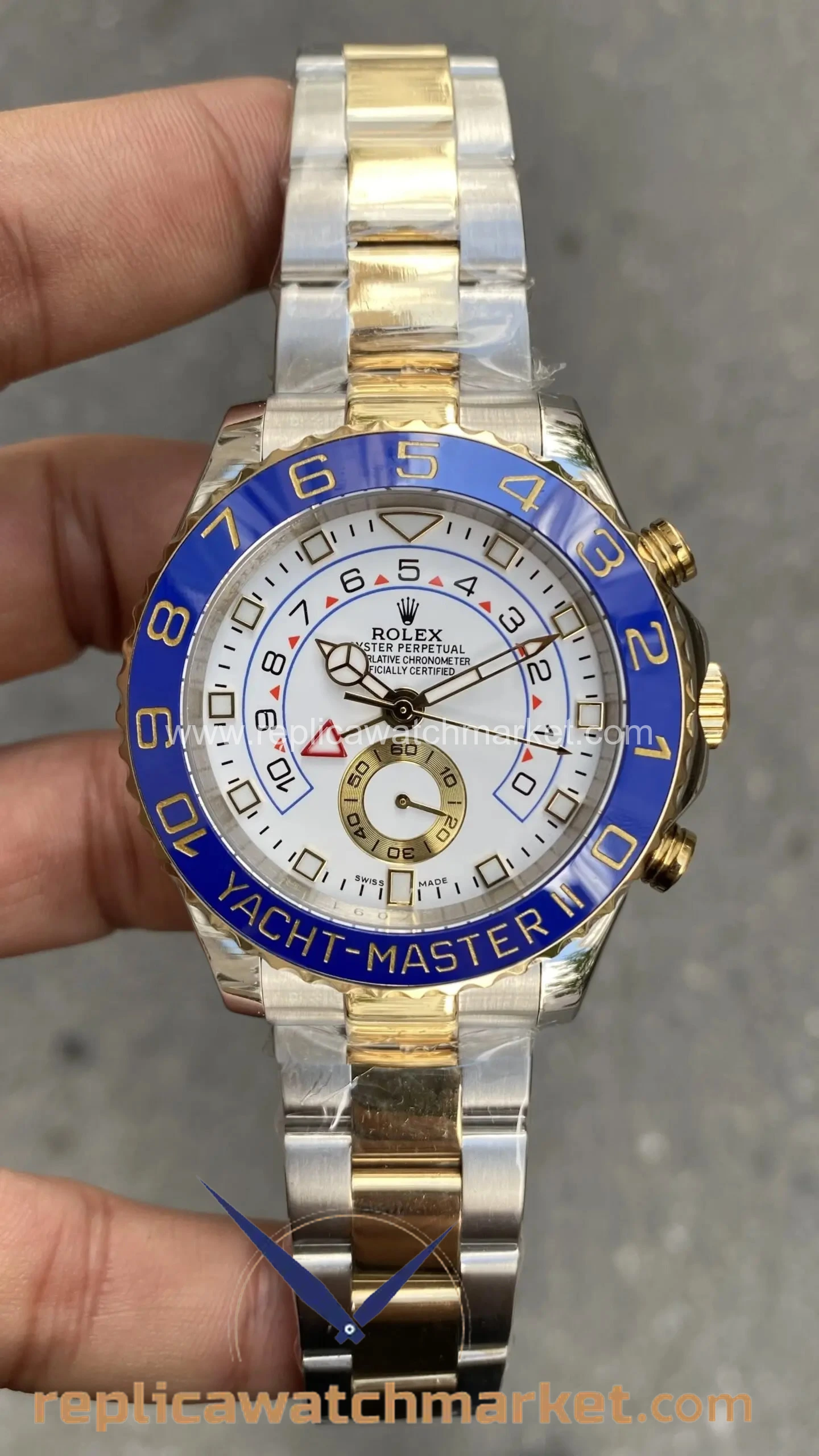 Replica Rolex Yacht-Master II 116688 — White Dial Two-Tone Gold Oyster 44 mm — product view 1