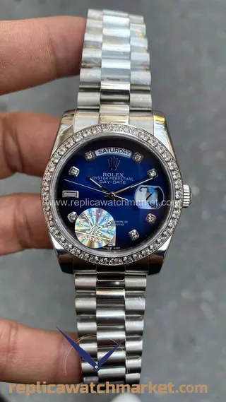 Replika Rolex Day-Date 36 mm — Diamond bezelli mavi kadranlı President — ürün görünümü 1