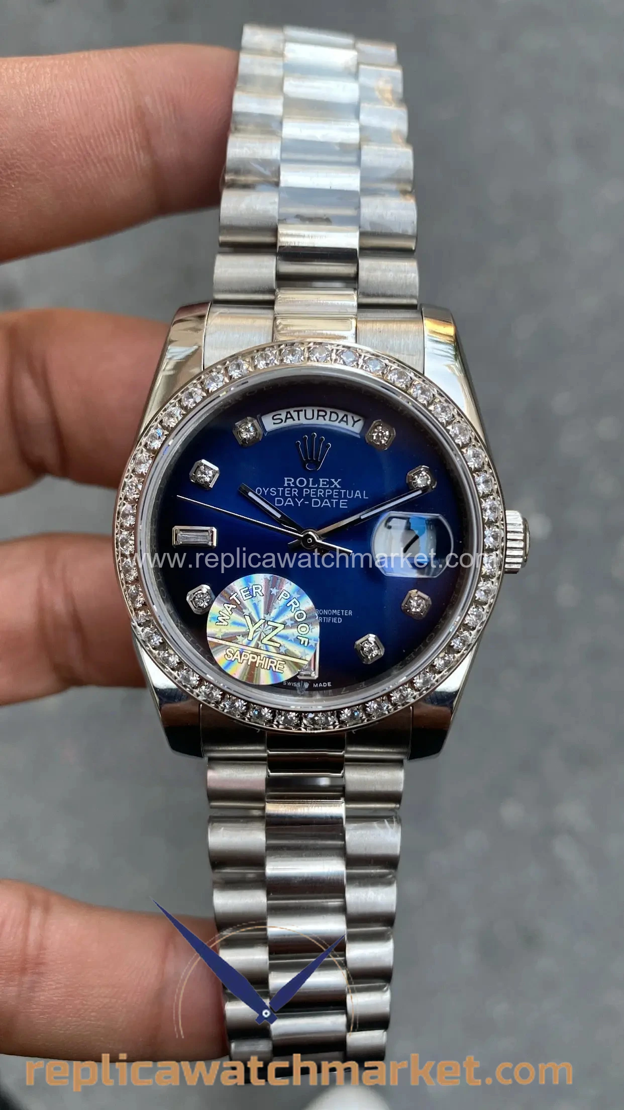 Replica Rolex Day-Date 36 mm — Diamond Bezel Blue Dial Jubilee — product view 1