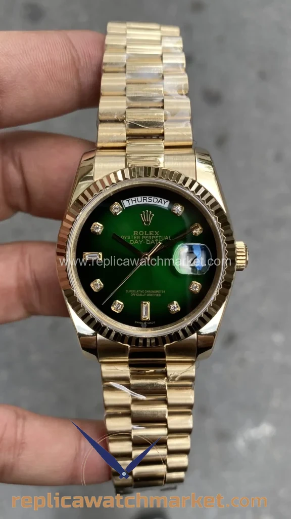 Replica Rolex Day-Date 36 mm — Green Dial Yellow Gold Jubilee — product view 1