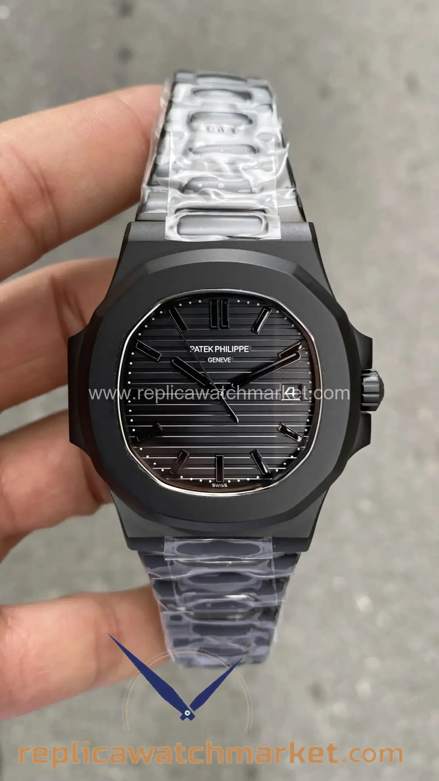 Replica Patek Philippe Nautilus 5711 — Black PVD Case Black Dial 40 mm — product view 1
