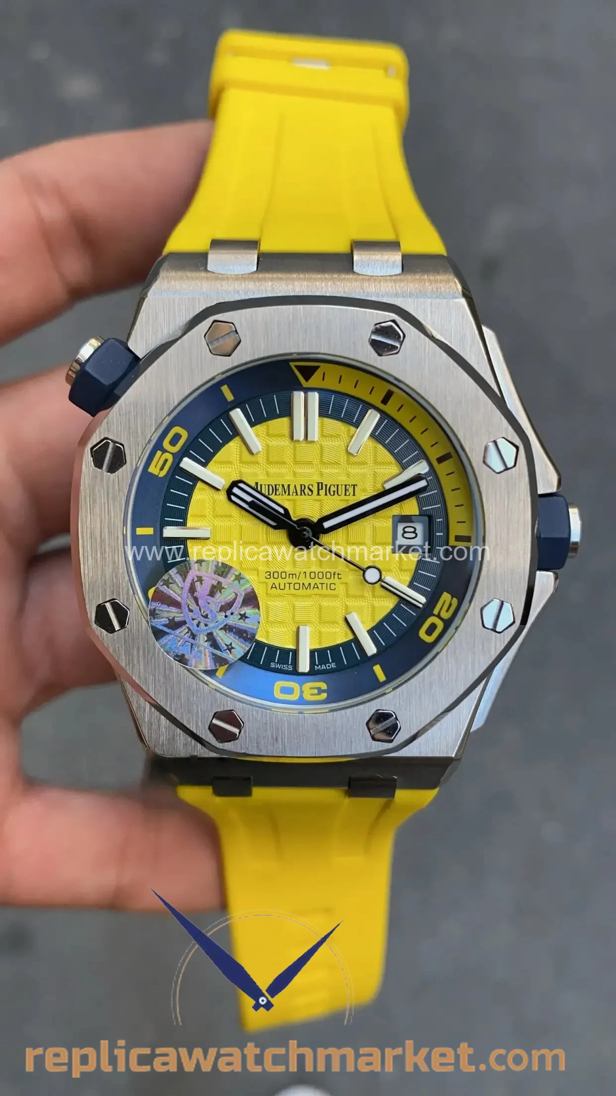 Replica Audemars Piguet Royal Oak Offshore Diver 15710ST — Yellow Dial Silver Case 42 mm — product view 1