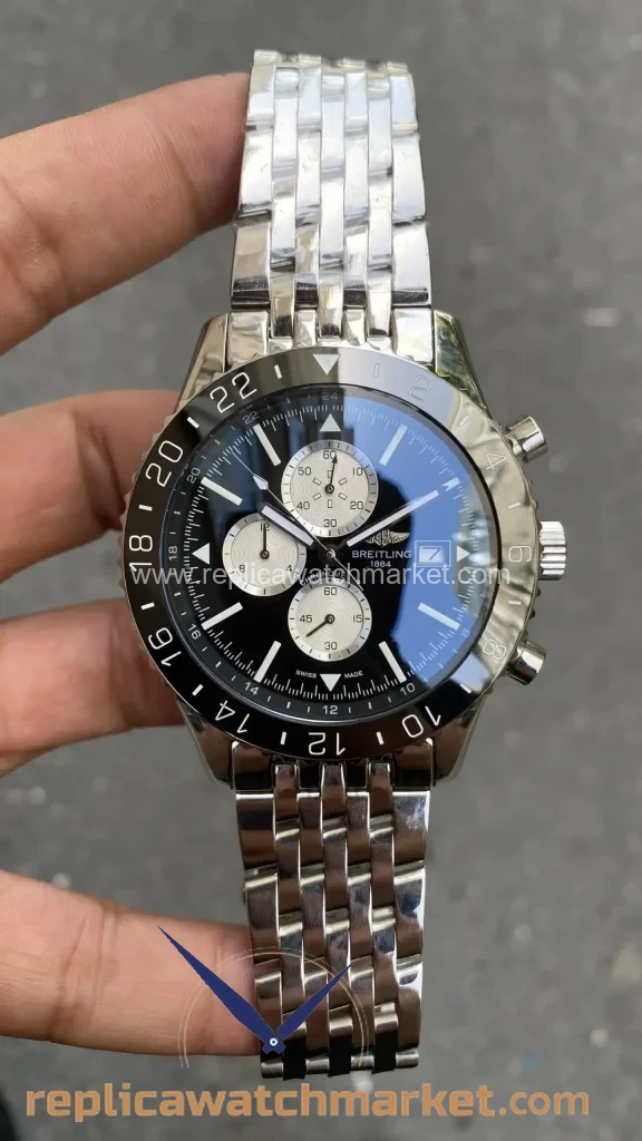 Replica Breitling Chronoliner — Black Dial 46 mm — product view 1