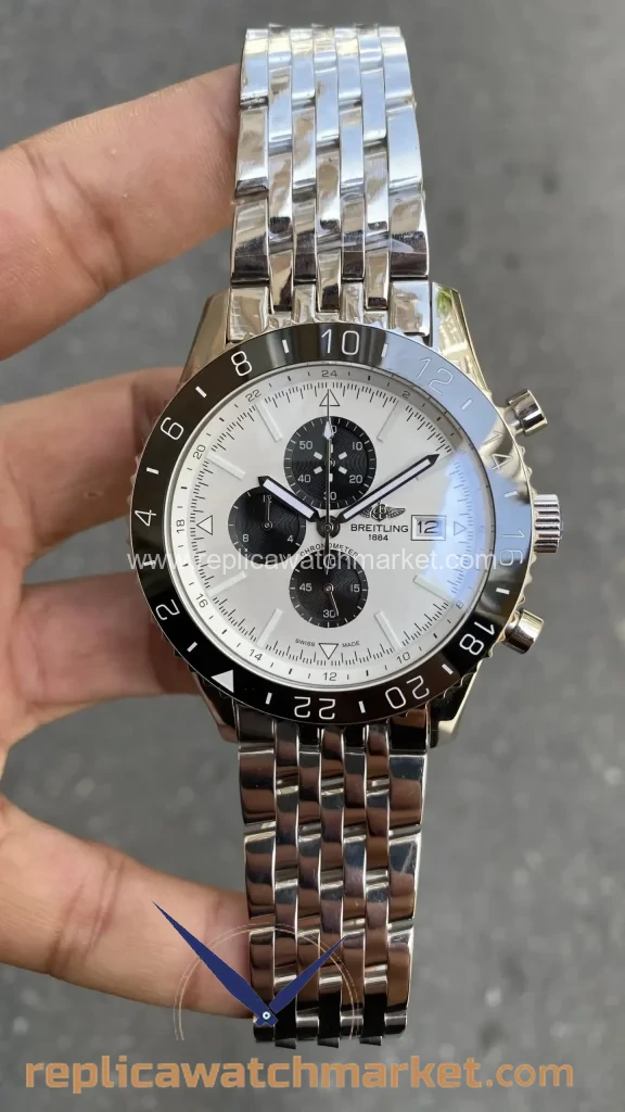 Replica Breitling Chronoliner — White Dial 46 mm — product view 1