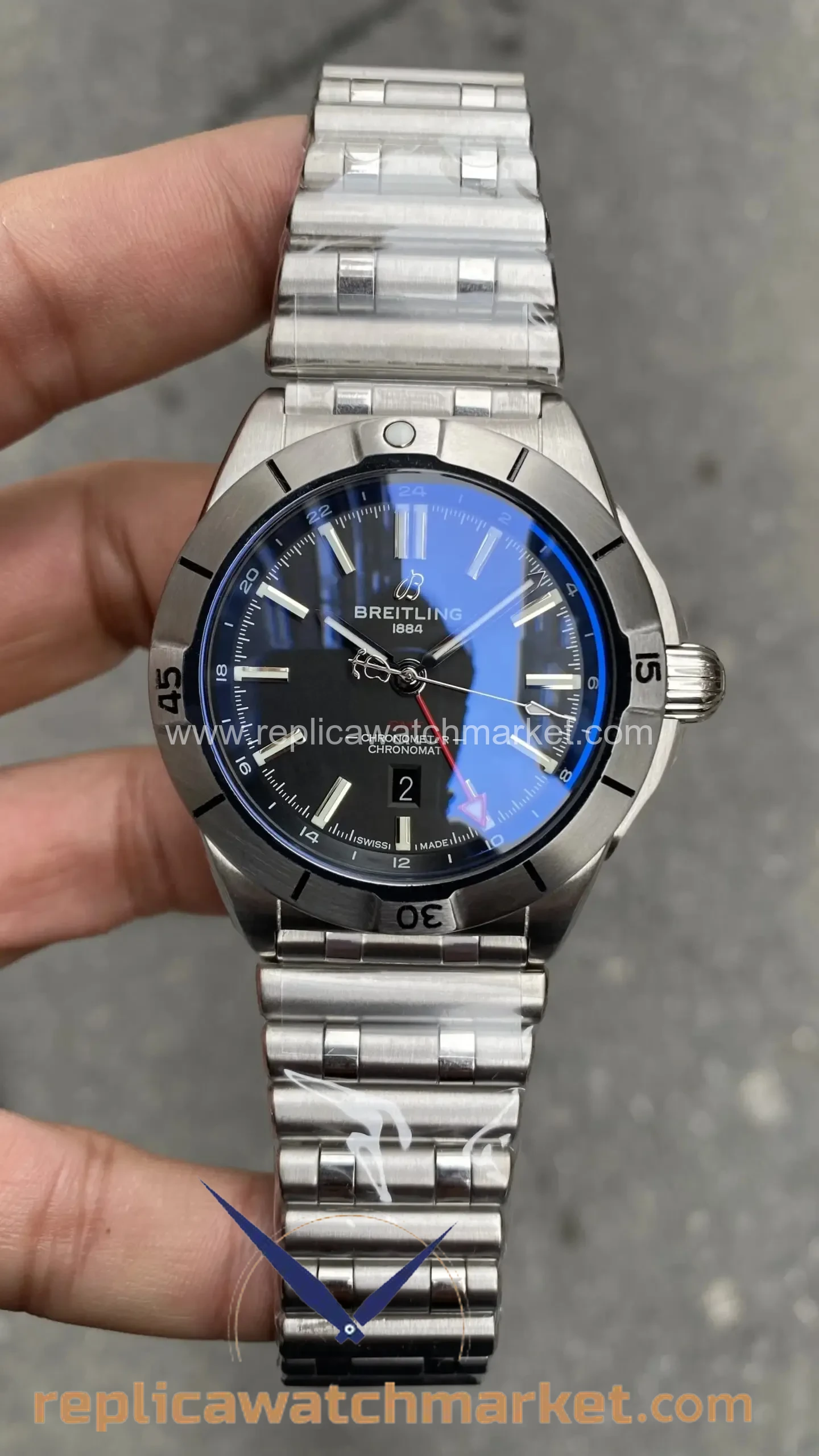 Replica Breitling Chronomat GMT — Black Dial 42 mm — product view 1