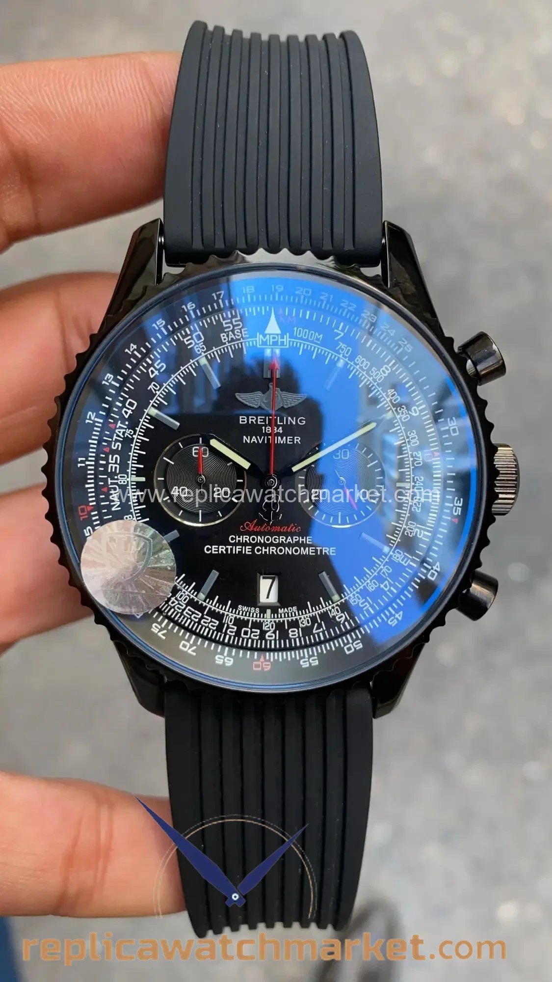 Replica Breitling Navitimer — Steel Case Black Dial Black Rubber 43 mm — product view 1