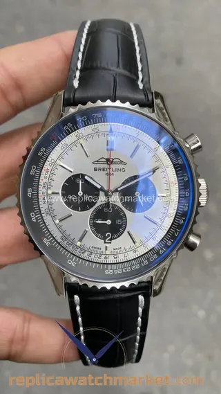 Replika Breitling Navitimer — Çelik kasa, açık gri kadran, siyah deri kayış 43 mm — ürün görünümü 1