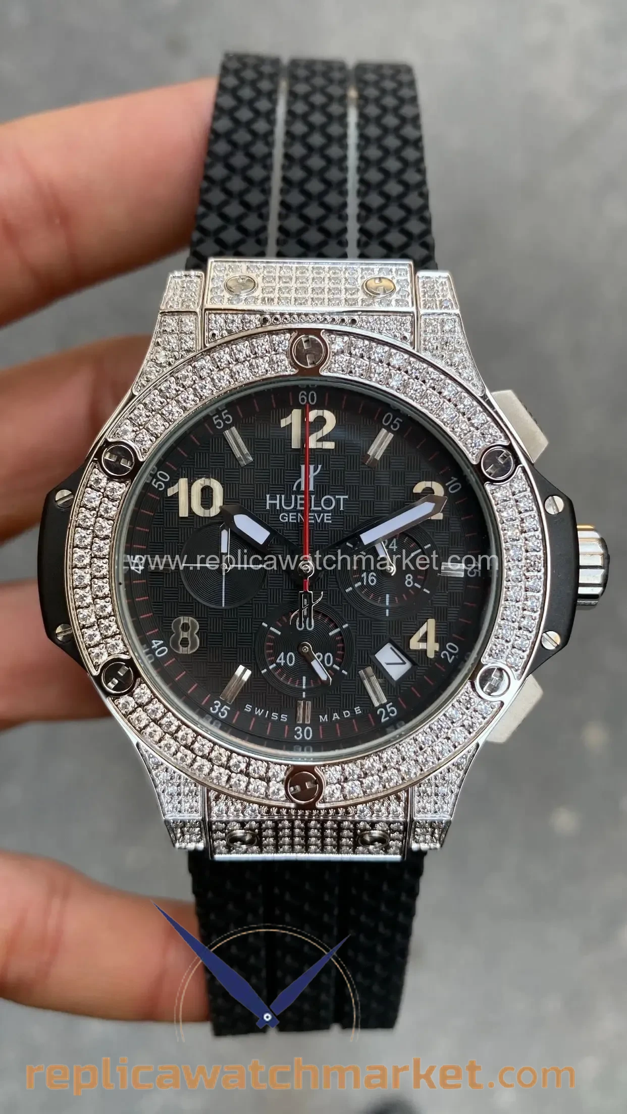 Replica Hublot Big Bang Tuiga 1909 Full Diamond Steel Case Dial 41 mm — product view 1