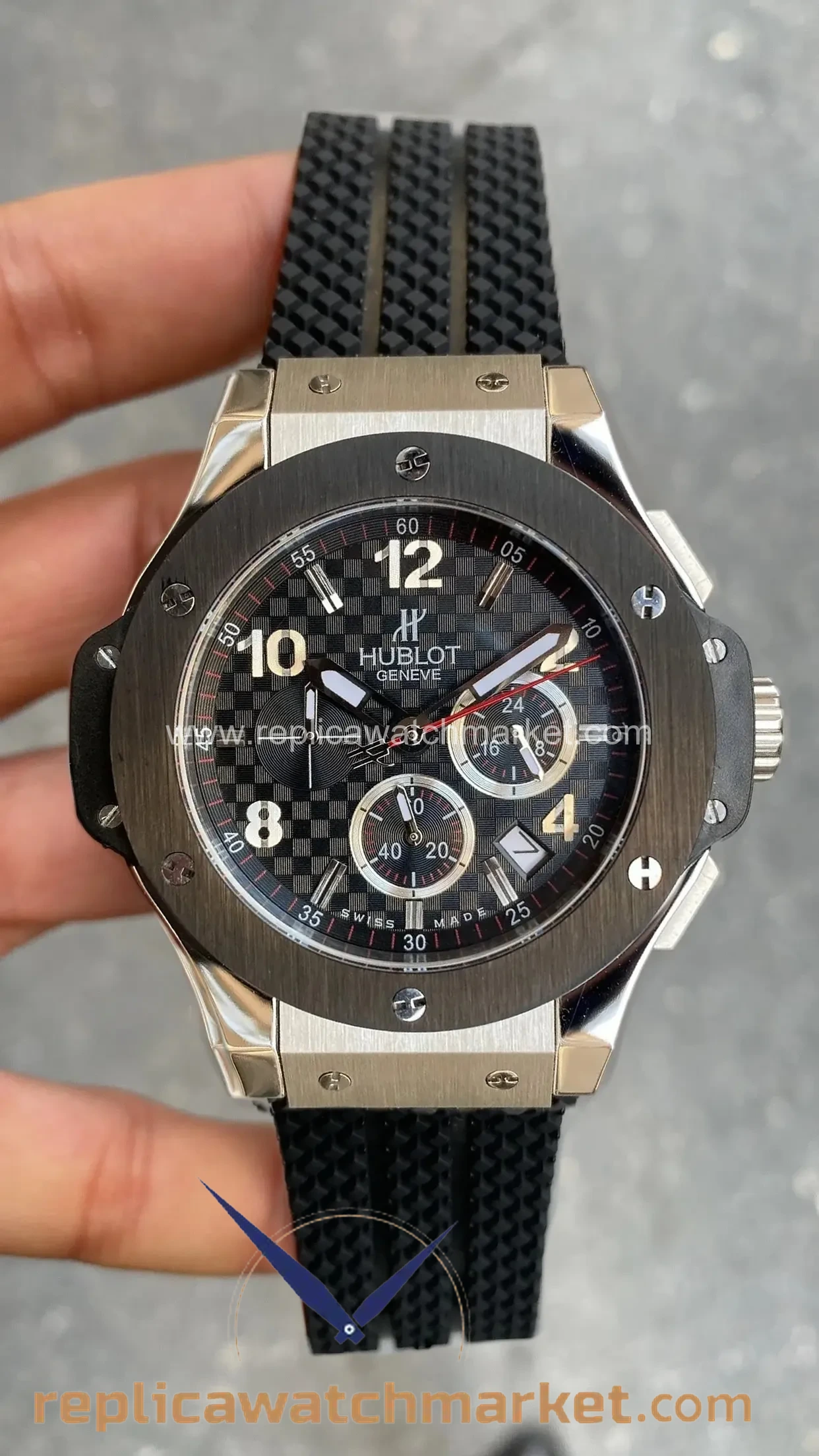 Replica Hublot Big Bang Tuiga 1909 Steel Case Black Ceramic Black Dial 41 mm — product view 1