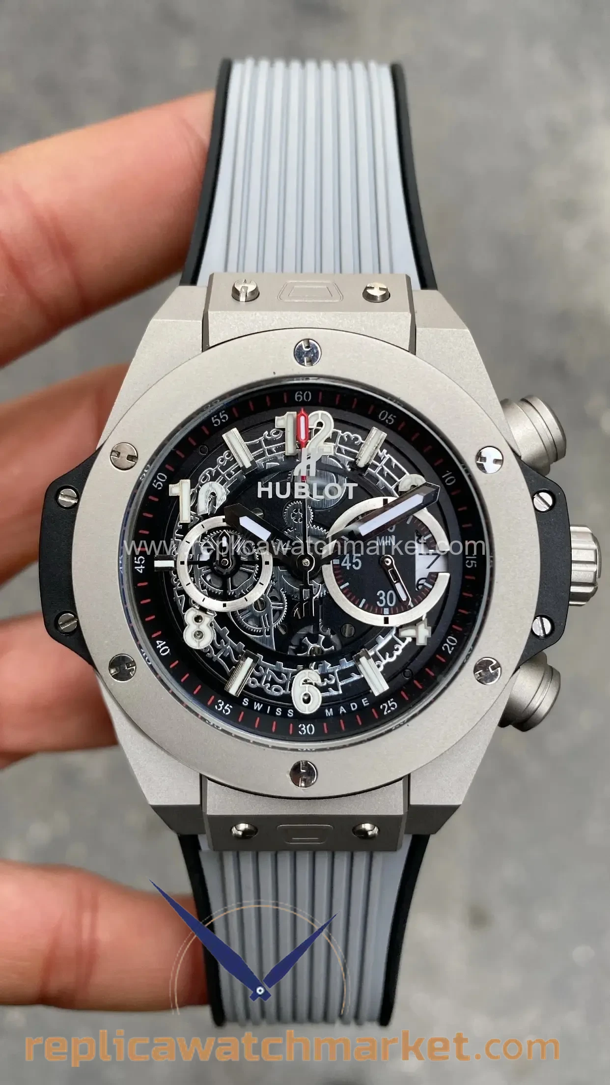 Replica Hublot Big Bang Unico King 411.NX Grey Rubber Steel Case 45 mm — product view 1