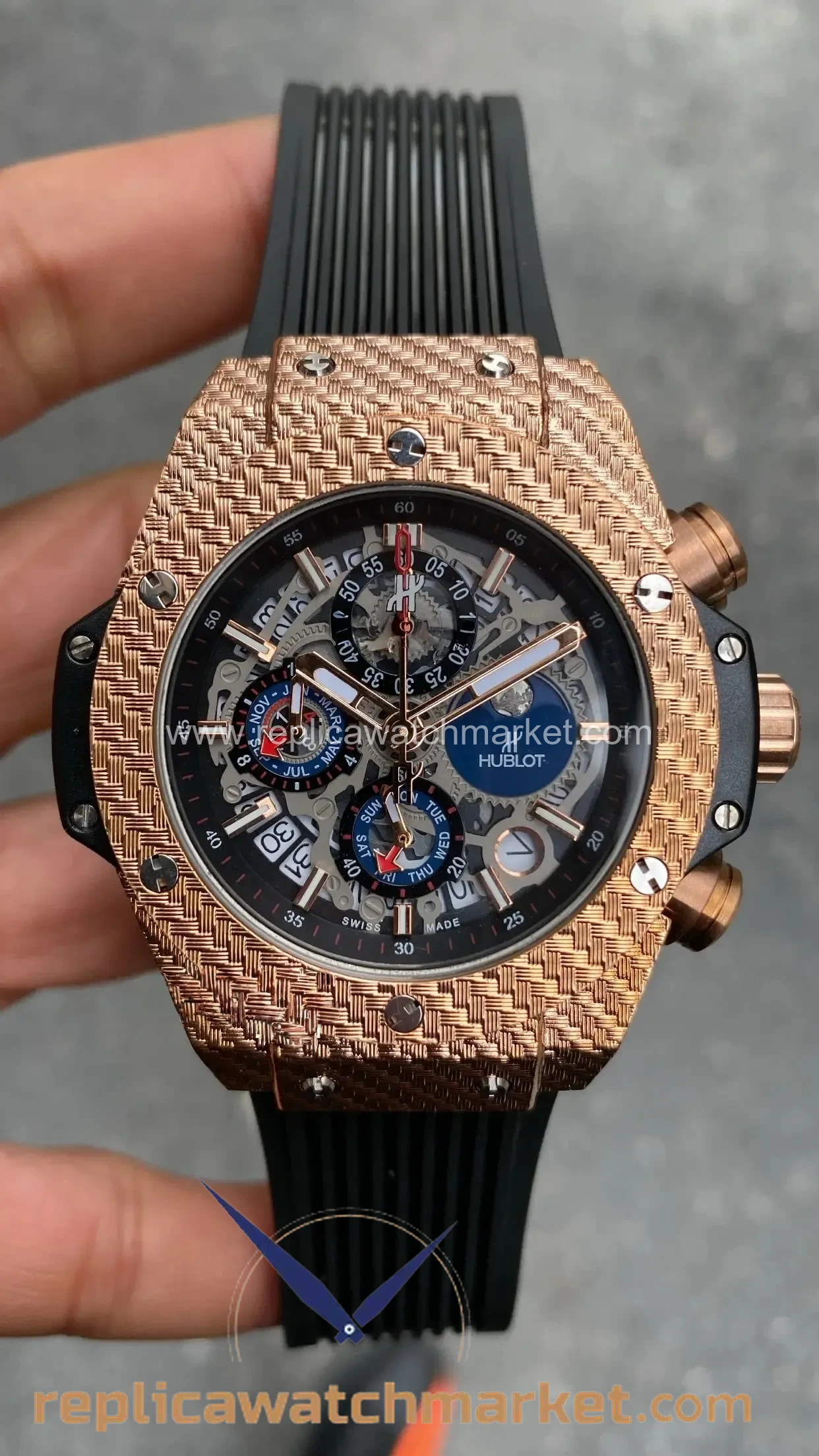 Replica Hublot Big Bang Unico Perpetual Calendar 406.MC Black Rubber Rose Gold Case 45 mm — product view 1