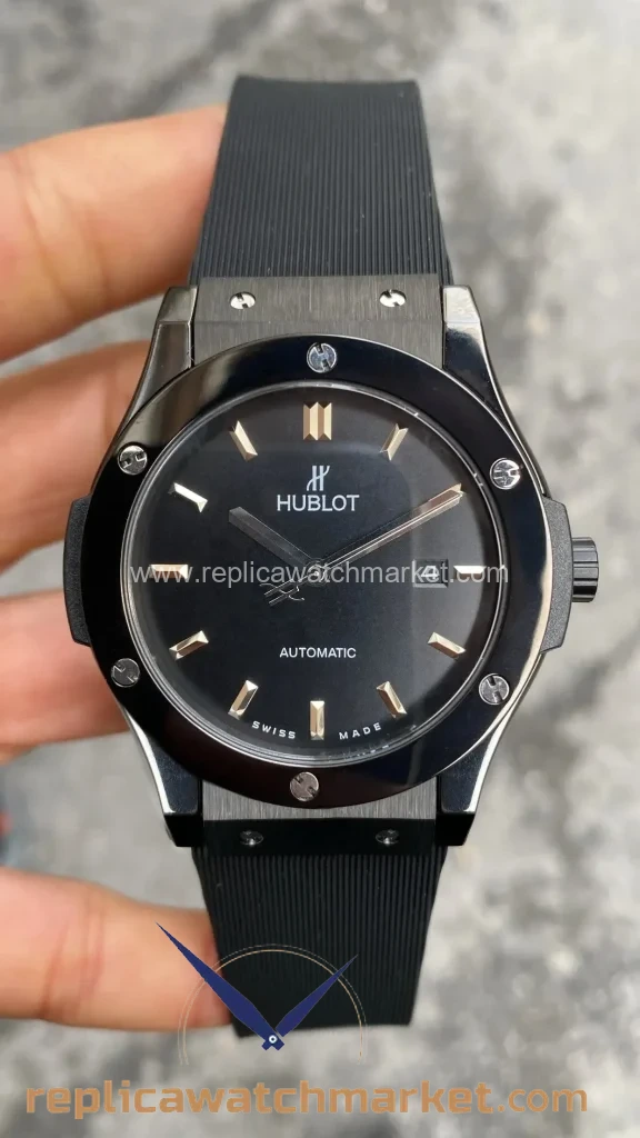 Replica Hublot Classic Fusion Automatic Vendome Black Dial Black Rubber Black PVD Case 42 mm — product view 1
