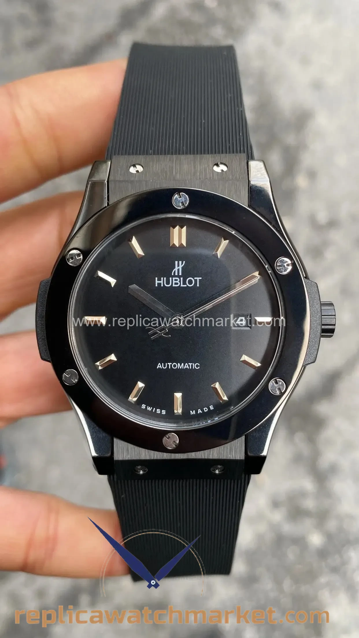 Replica Hublot Classic Fusion Automatic Vendome Black Dial Black Rubber Black PVD Case 42 mm — product view 1