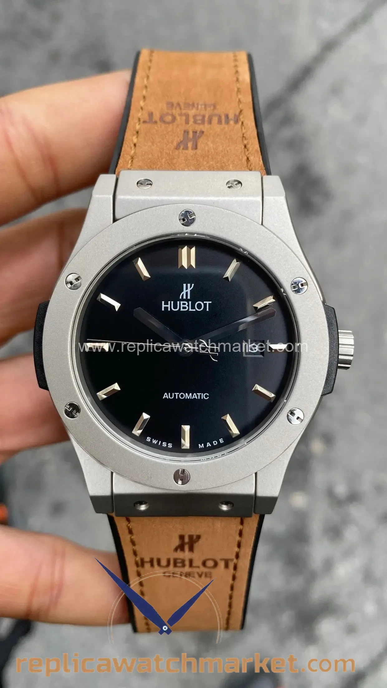 Replica Hublot Classic Fusion Automatic Vendome Black Dial Brown Rubber 42 mm — product view 1