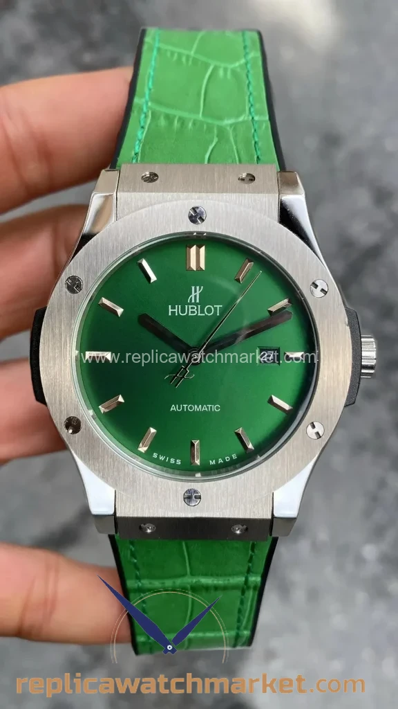 Replica Hublot Classic Fusion Automatic Vendome Green Dial Green Rubber Steel Case 42 mm — product view 1