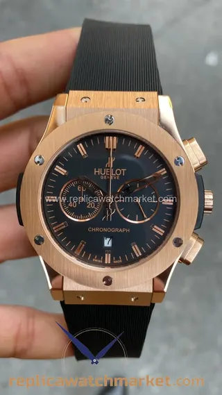 Replika Hublot Classic Fusion Chronograph Full Rose Case Black Dial Siyah Kauçuk Kayışlı 41 mm — ürün görünümü 1