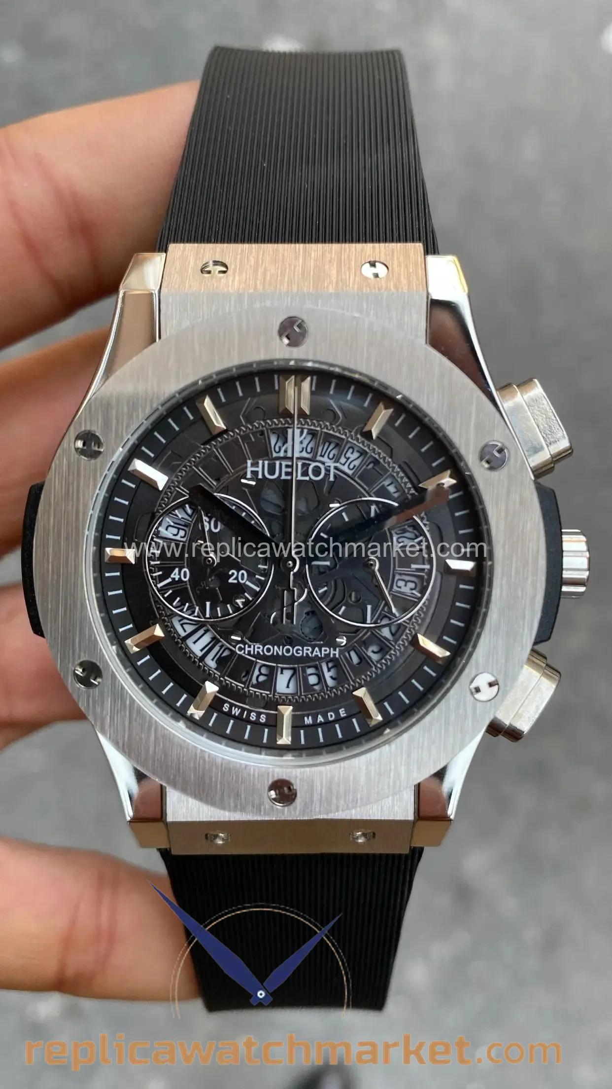 Replica Hublot Classic Fusion Chronograph Skeleton Steel Case Black Dial Black Rubber 41 mm — product view 1