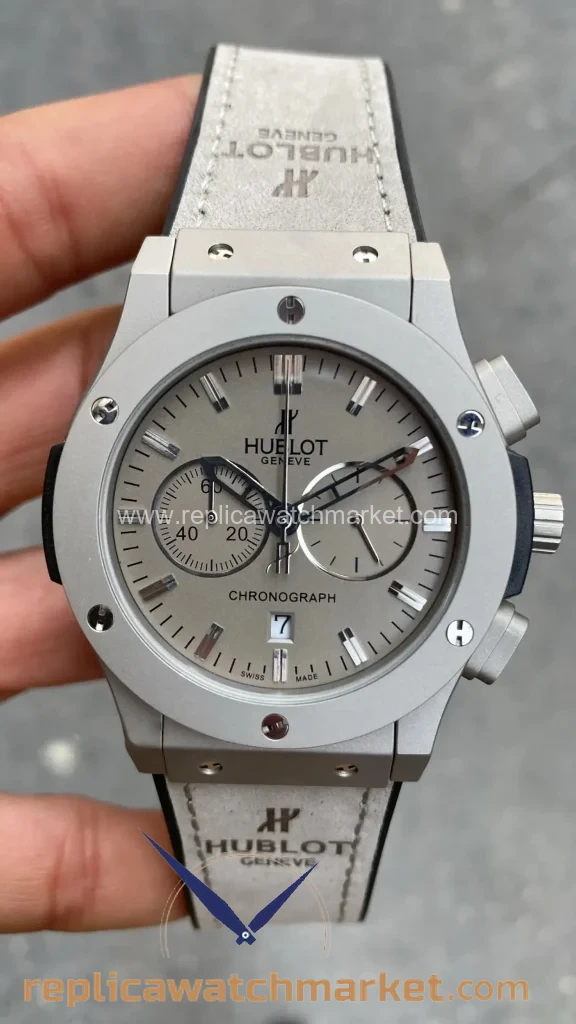 Replica Hublot Classic Fusion Chronograph Steel Case Grey Dial Grey Rubber 41 mm — product view 1