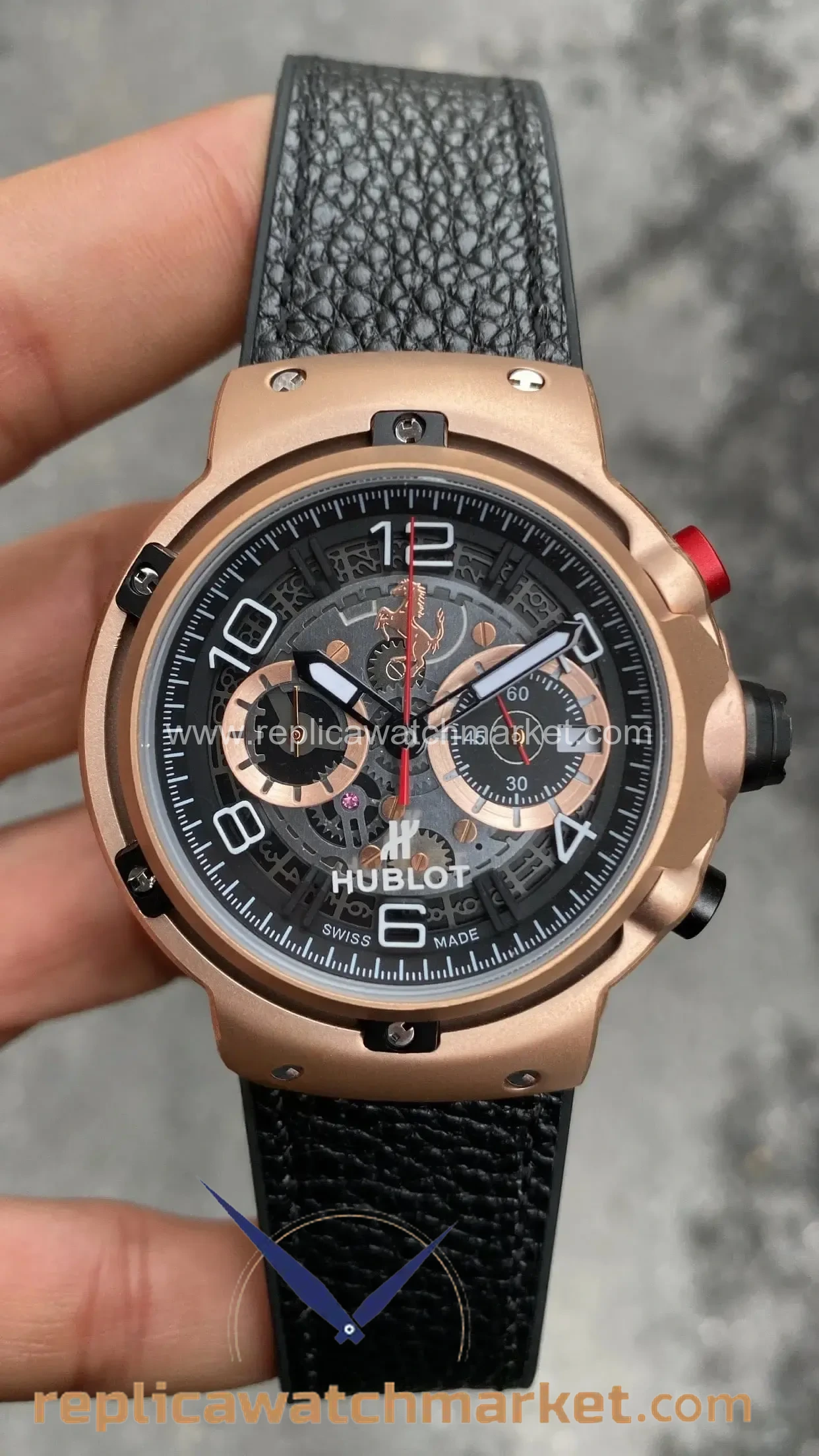 Replica Hublot Classic Fusion Ferrari GT Rose Case 42 mm — product view 1