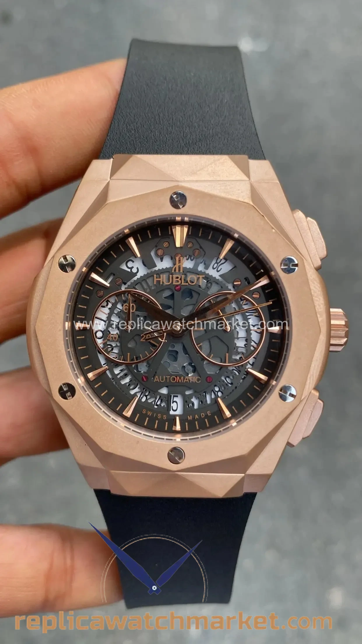 Replica Hublot Classic Fusion Orlinski Skeleton Chronograph Rose Case Black Dial Black Rubber 41 mm — product view 1