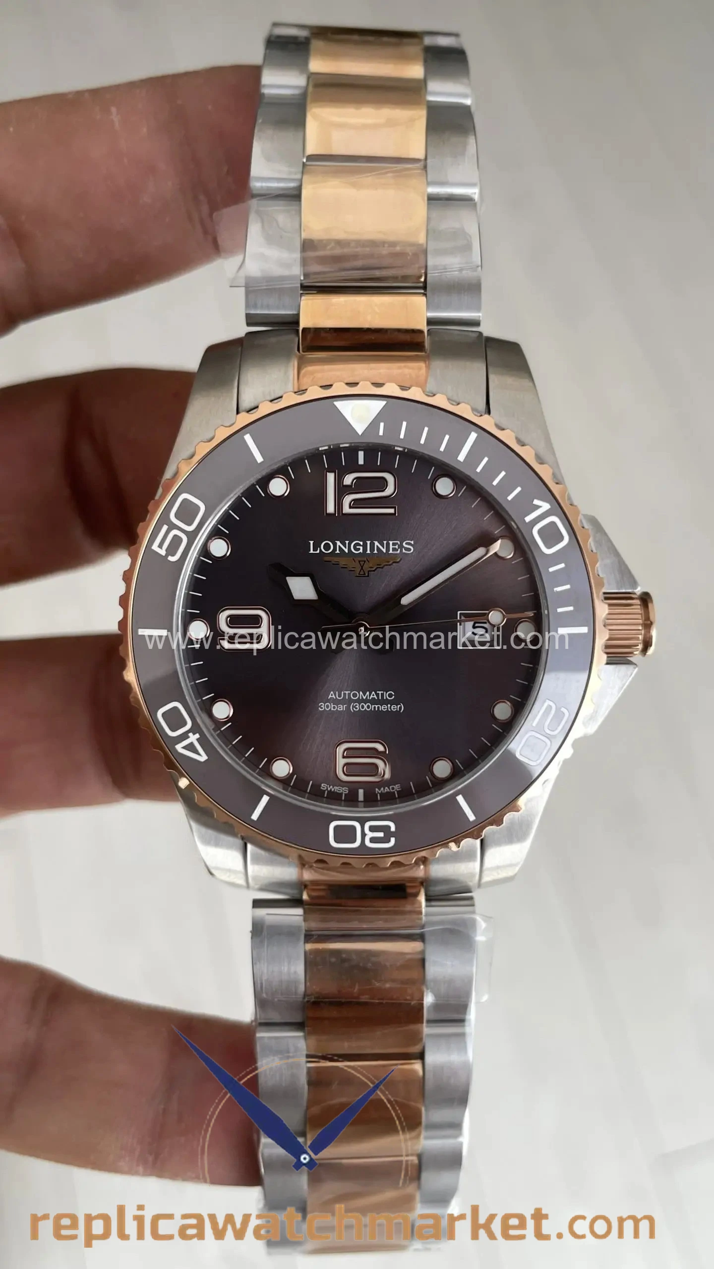 Replica Longines HydroConquest Two-Tone Rose & Steel Case Grey Dial 41 mm — product view 1